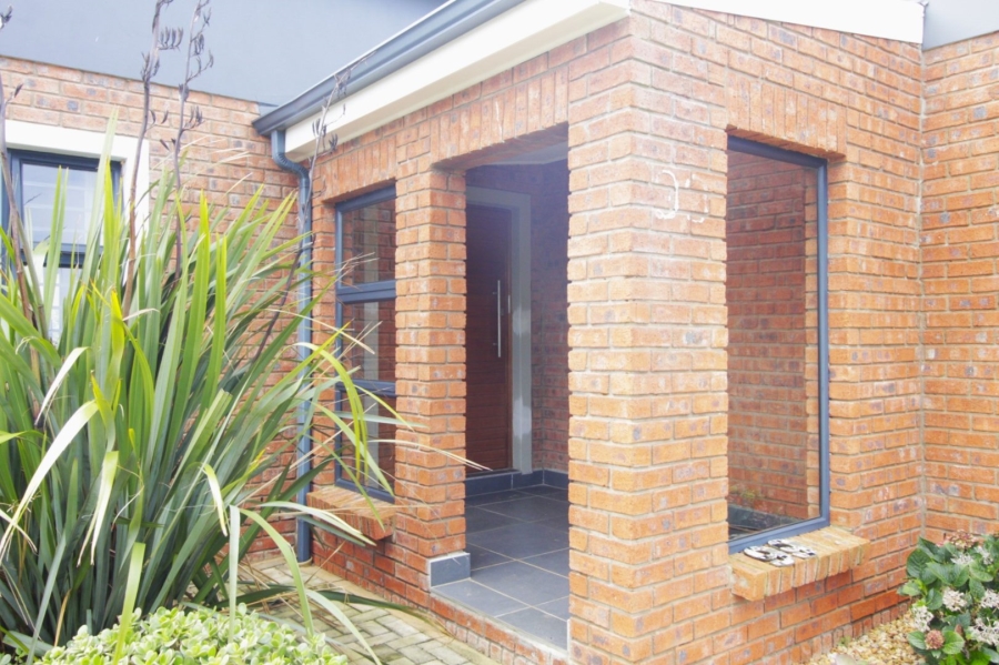 5 Bedroom Property for Sale in Noorsekloof Eastern Cape